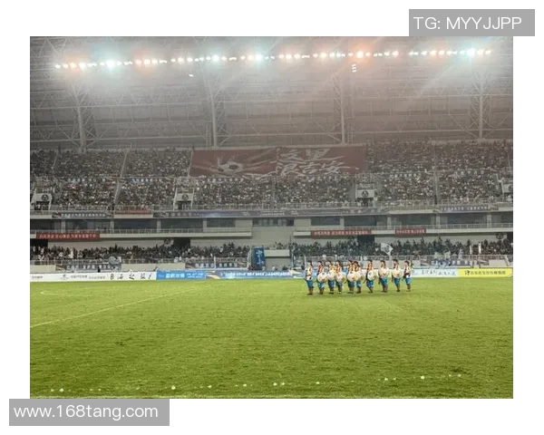 香港足球明星队南昌精彩亮相球迷热情高涨共庆足球盛事